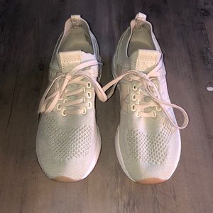 Nike New Balance 247 Sneakers